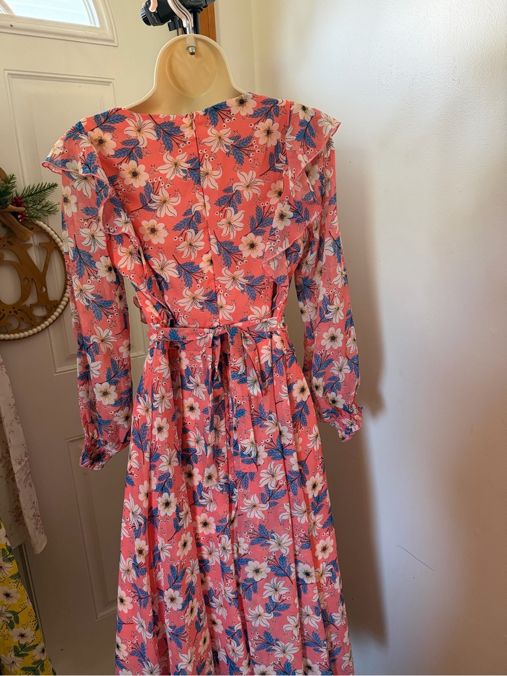 Floral Coral Maxi Dress with Ruffle Details fit s and m - Picture 7 of 7